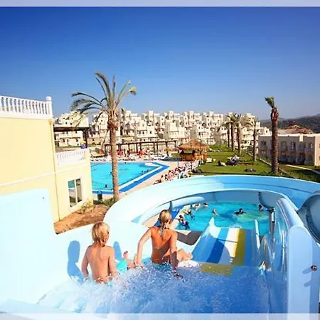 Family Holiday вилла для семейного отдыха Βίλα